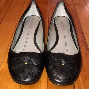 DKNY Sadie black leather ballet flats